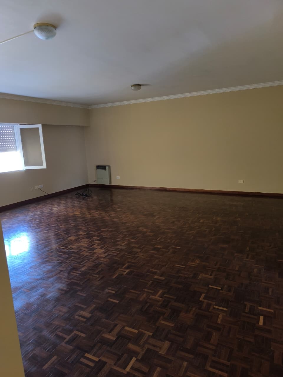 ALQUILER DEPARTAMENTO - Caseros casi Catamarca - 3° Piso