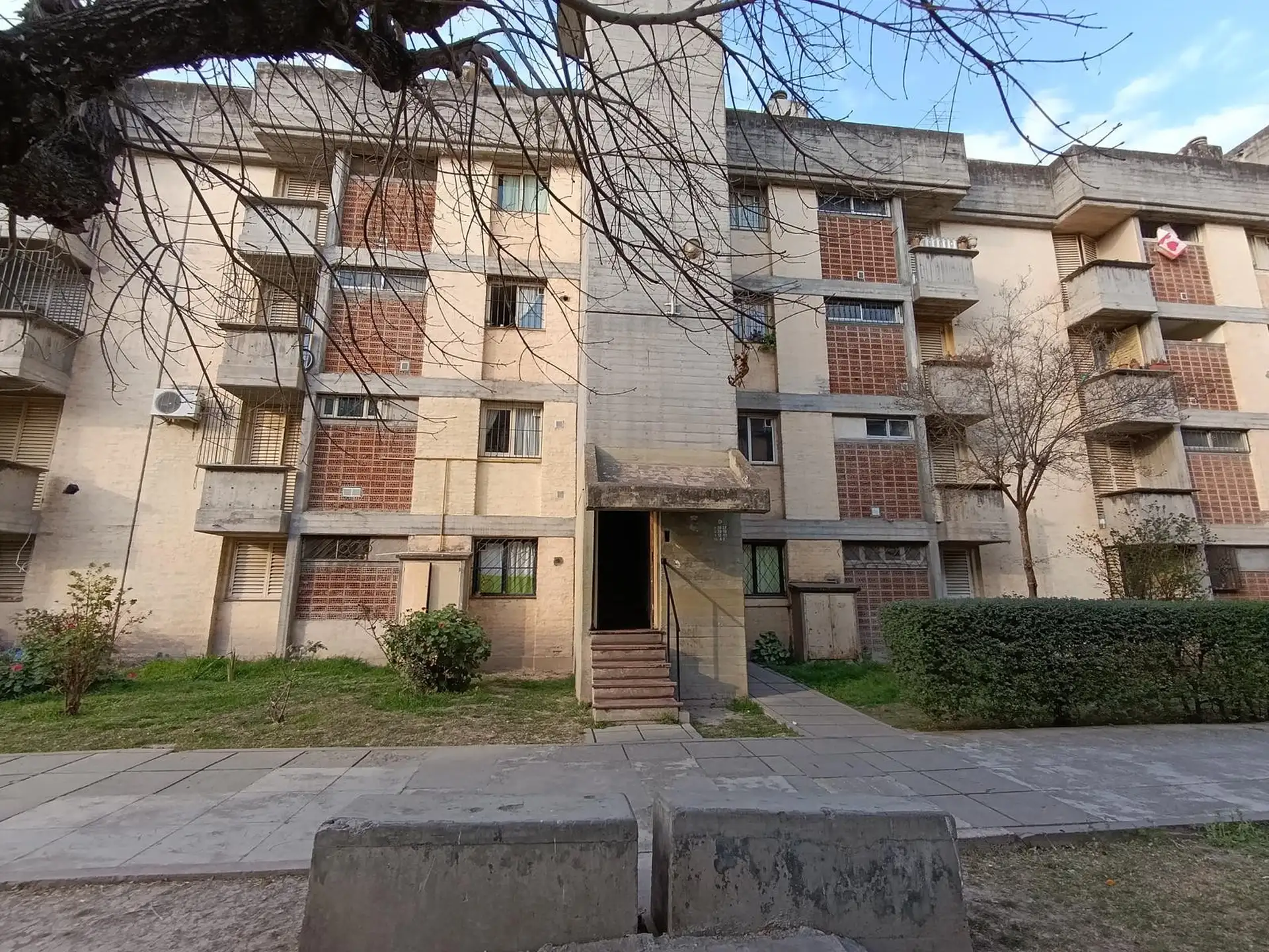 VENDO | BARRIO CASINO | 2DO PISO POR ESCALERA | BLOCK C