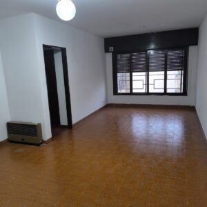 ALQUILER –  Alvarado al 300 - Departamento 4° piso  - 3 dormitorios