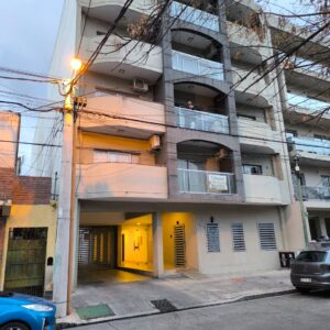 ALQUILO – MONOAMBIENTE – Juramento 1200, 1.er piso